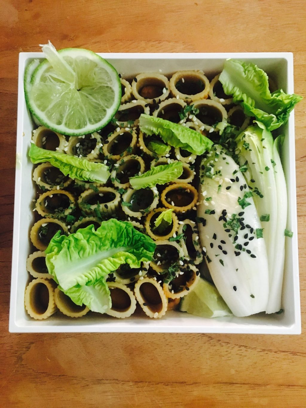 Bentô crème lentilles corail cacahuètes, pâtes complètes et&nbsp;endive