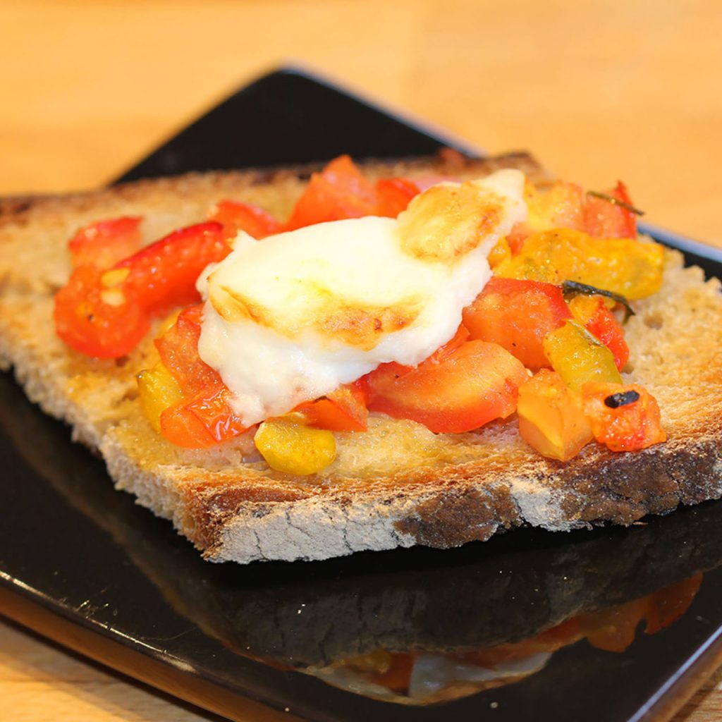 Bruschetta tomates poivrons