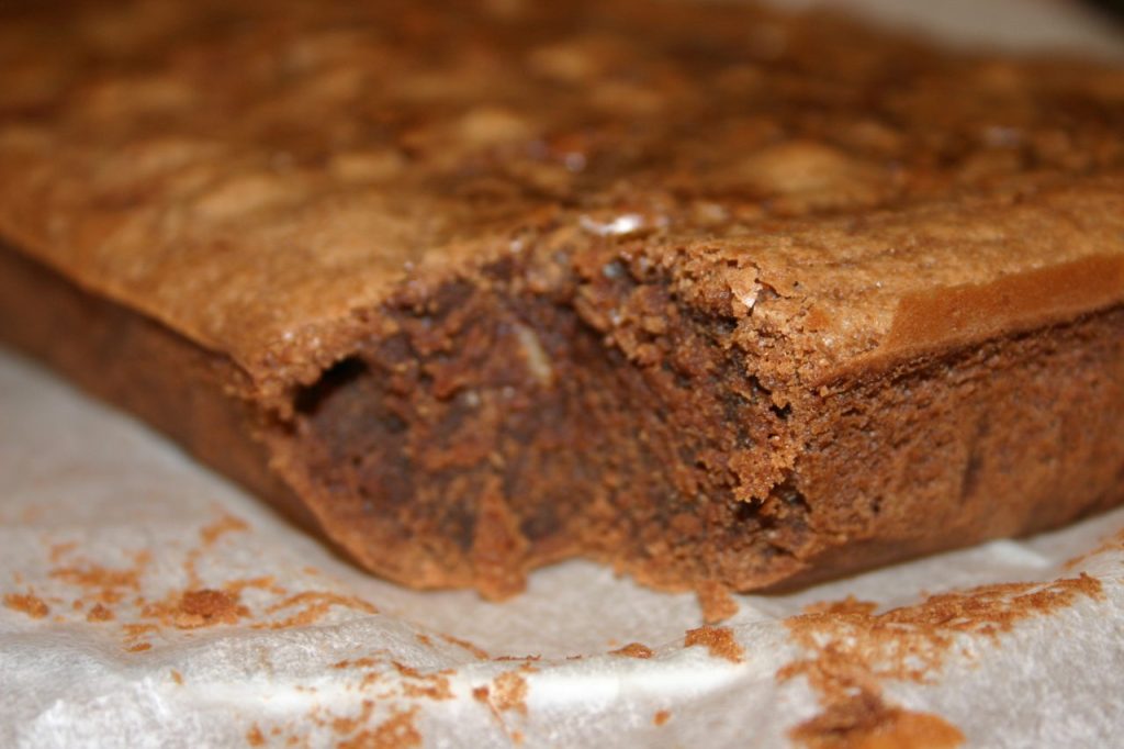 Brownie aux noisettes et au chocolat&nbsp;blanc