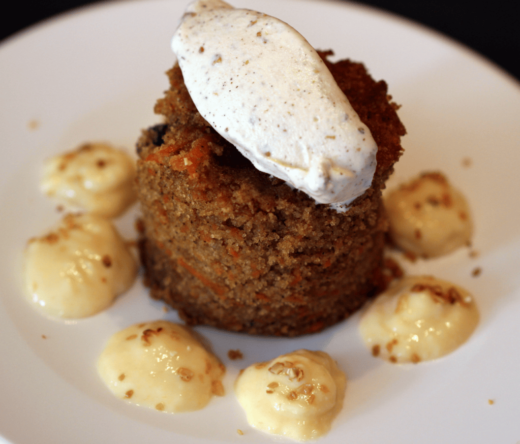CarrotCake au quinoa, crème d&rsquo;orange et glace&nbsp;noisette