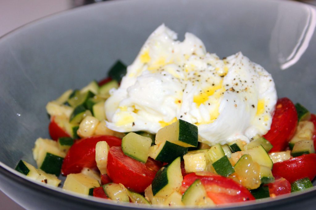 Salade de tomates, courgettes bio, mozzarelle de bufflonne et huile&nbsp;vanillée